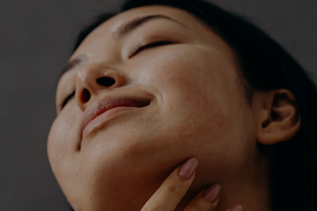 Detersione viso: quando la pelle è davvero pulita?